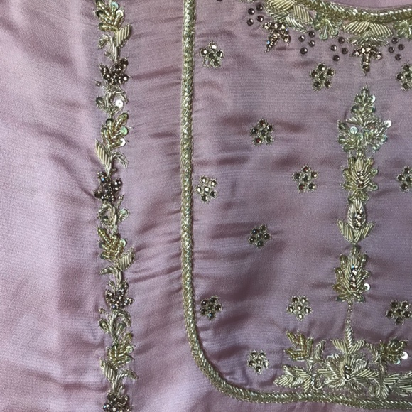 Handworked desi clothes - Picture 2 of 7